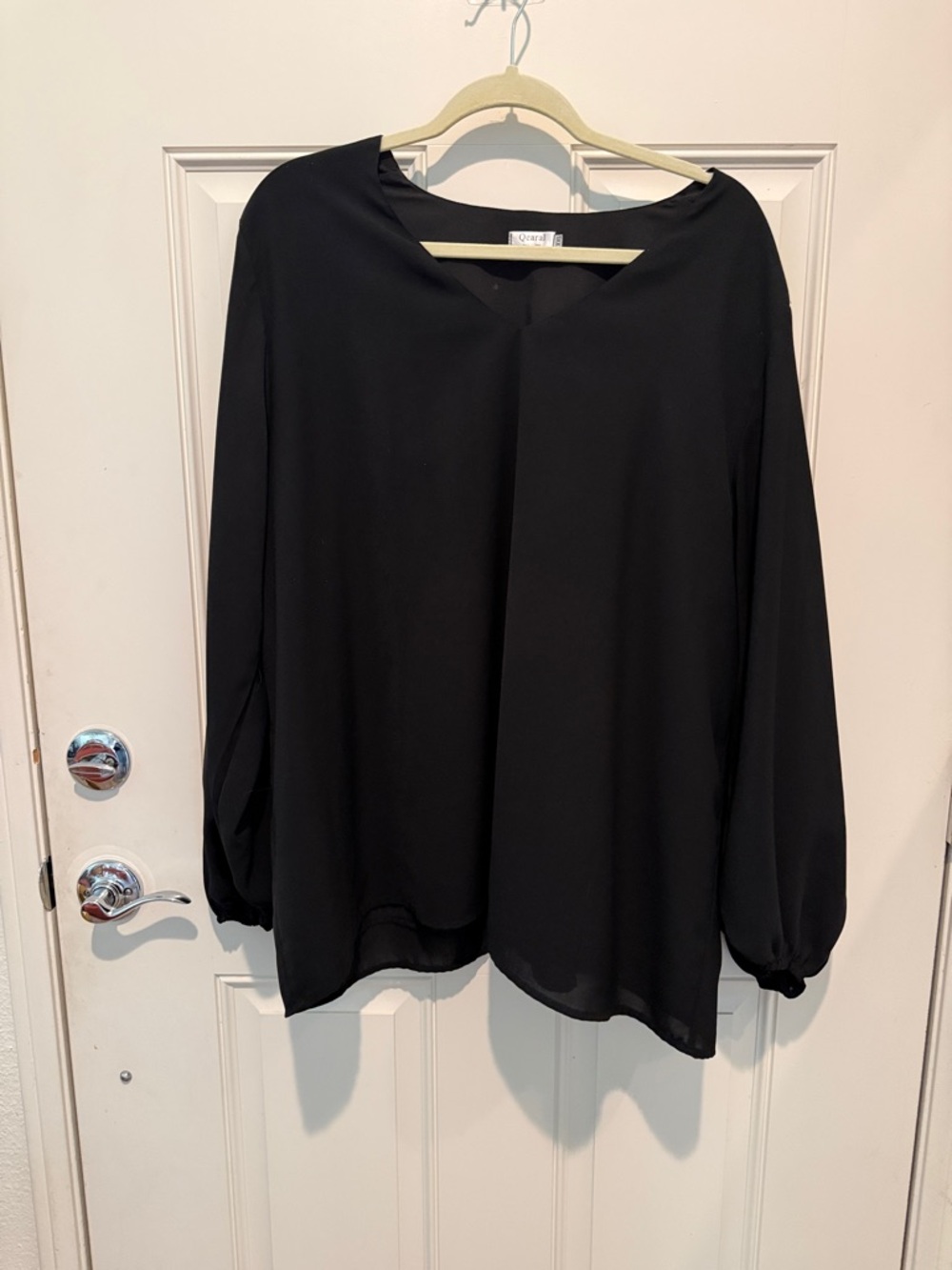 CeCe Black Long-Sleeve V-Neck Flow Blouse